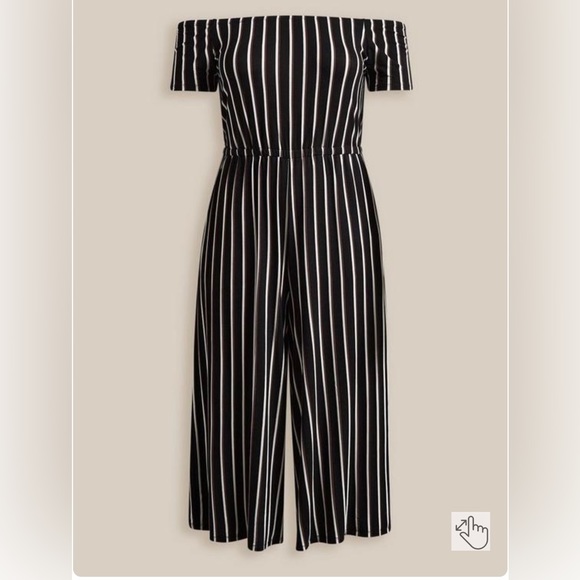 Torrid jumpsuit- size 2 - Picture 3 of 4